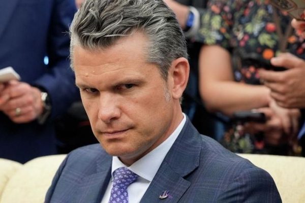 Хегсет анонсировал «мощные» удары по Ирану во вторник