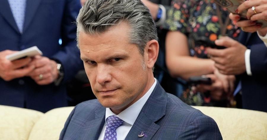 Хегсет анонсировал «мощные» удары по Ирану во вторник