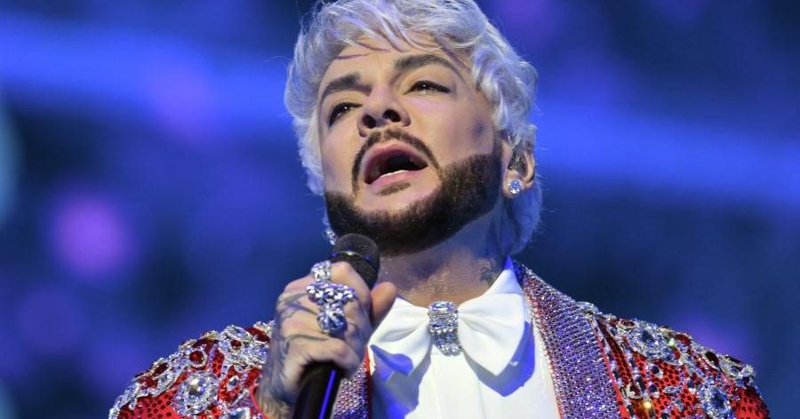 Цвет настроения — грустный: уставшего поп-короля сняли на видео в Барнауле