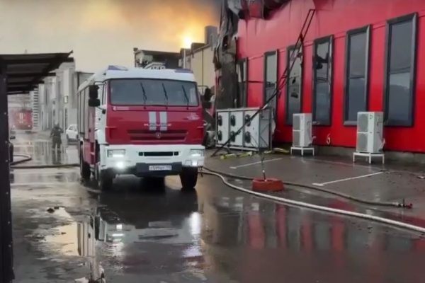 Магазин «Светофор» полностью сгорел в Краснодаре