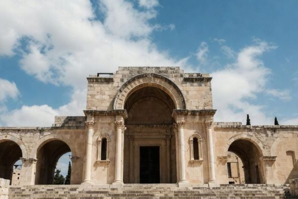 «Зверь из бездны»: закрытие Храма Гроба Господня в Иерусалиме испугало верующих предвестием Апокалипсиса