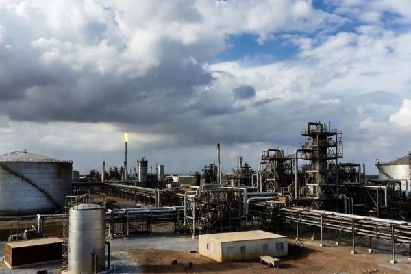 Атака в сердце ОАЭ: крупнейший НПЗ в Абу-Даби остановлен после удара беспилотника