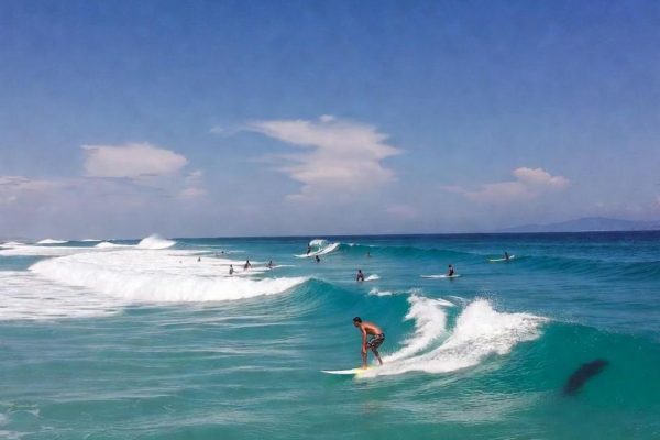 Россиянин выжил после 20-часового дрейфа в океане на Бали