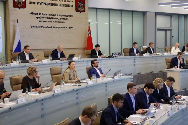 Андрей Воробьев подчеркнул важность сохранения кровель домов из-за обилия снега