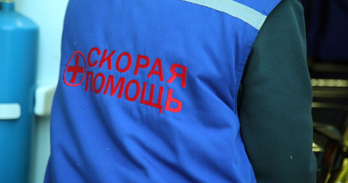 В Дагестане женщина разбила голову о стену и напала на сотрудников скорой помощи