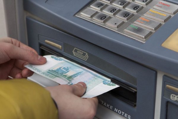 Стало известно, где в России платят почти 900 тысяч рублей в месяц