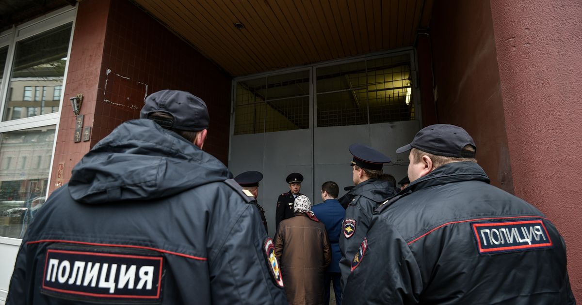 Кровавый конфликт у Арбата: в Староконюшенном переулке прохожий зарезал мужчину на глазах у семьи