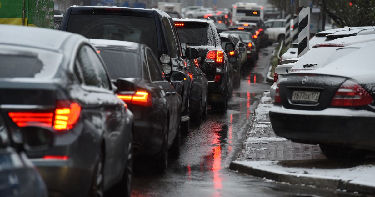 В МЧС предупредили москвичей о сильном гололеде на дорогах