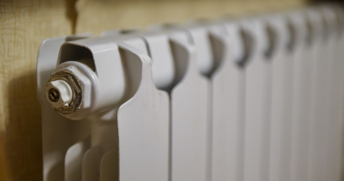 Россиянам напомнили о штрафах за самовольную замену батарей в квартире