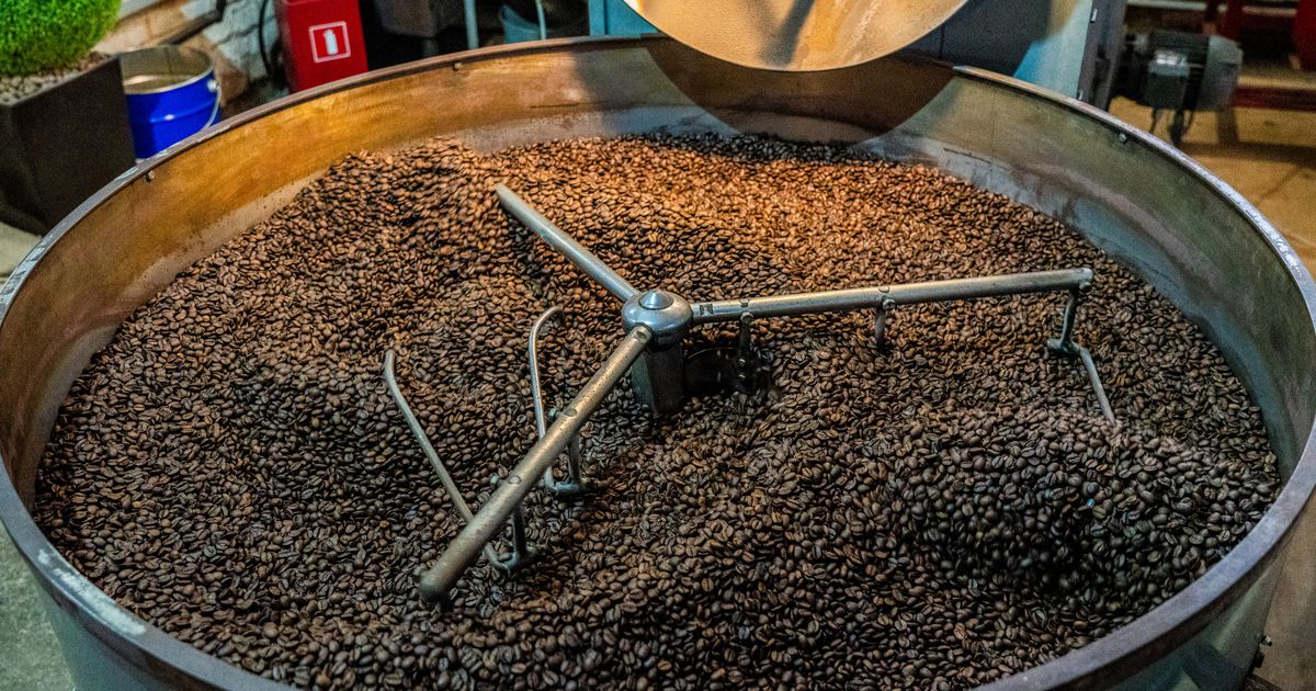 Кофе с яйцом в детской моче: китайская кофейня устроила скандал с «деликатесом»