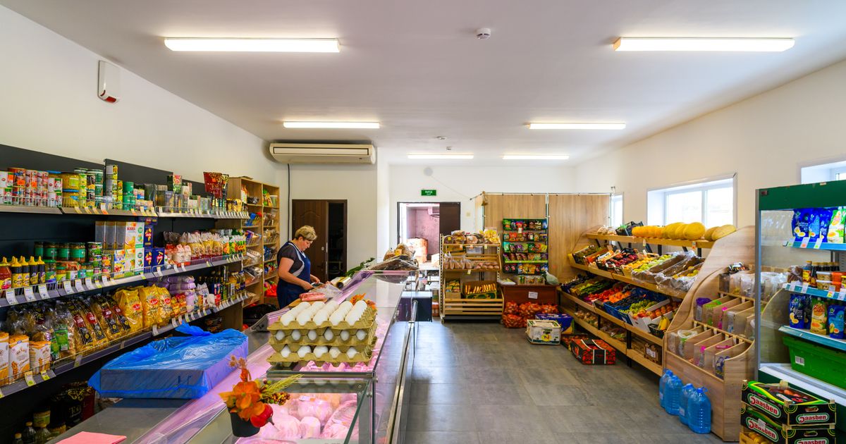 В России число магазинов у дома сократилось в шесть раз