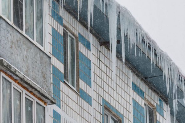 Синоптики предупредили о скользких трассах на дорогах Москвы и Подмосковья 8 марта