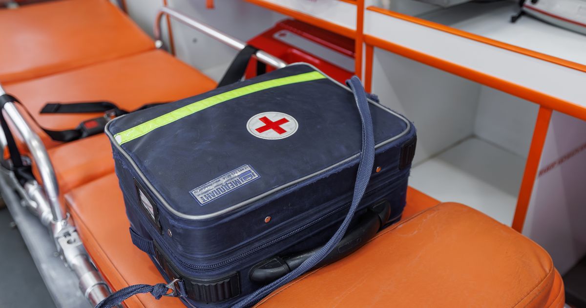 Коктейль из аптечки: подростки смешали спиртовые салфетки с газировкой и попали в больницу Москвы