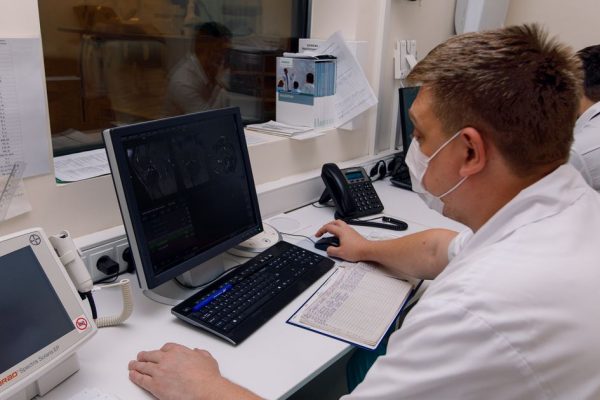 Нижегородские медики начнут худеть прямо на работе