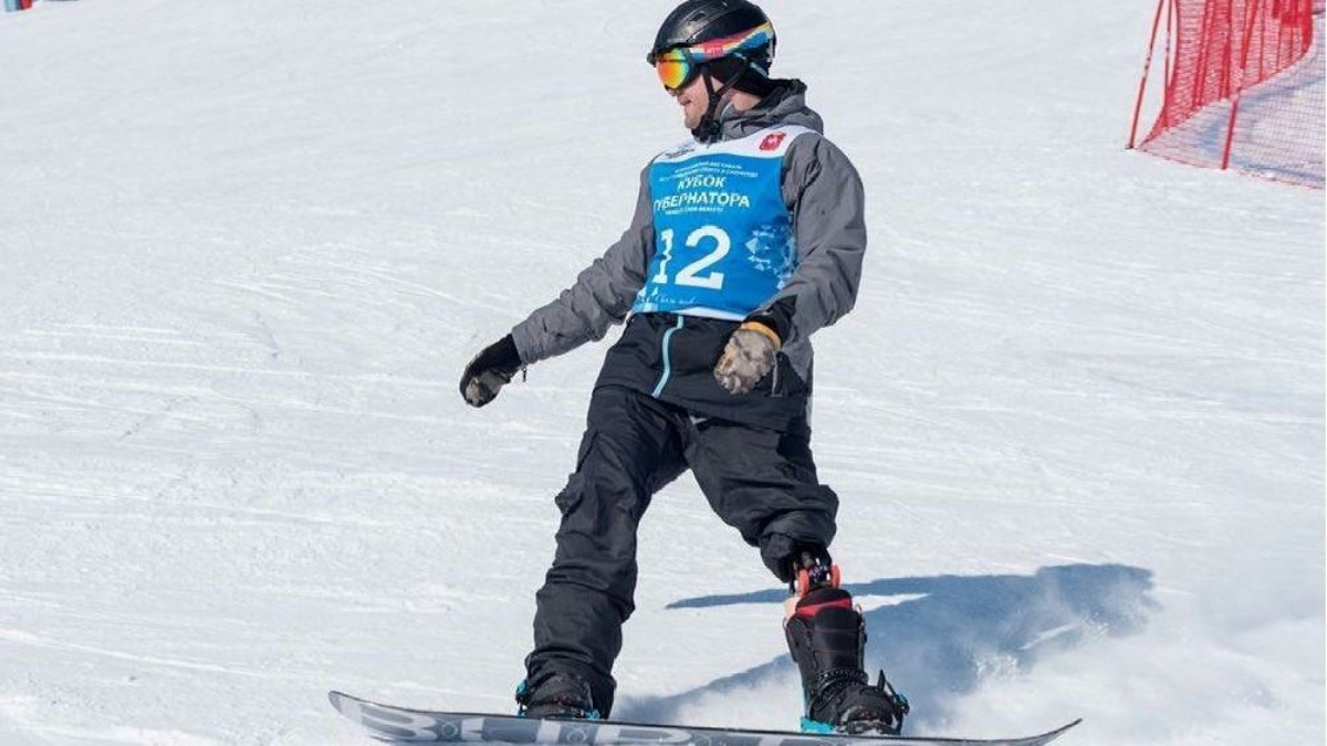 «Допрыгался! Мало, что ли, получил?»: сноубордист рассказал, как потерял ногу, но попал на Паралимпиаду