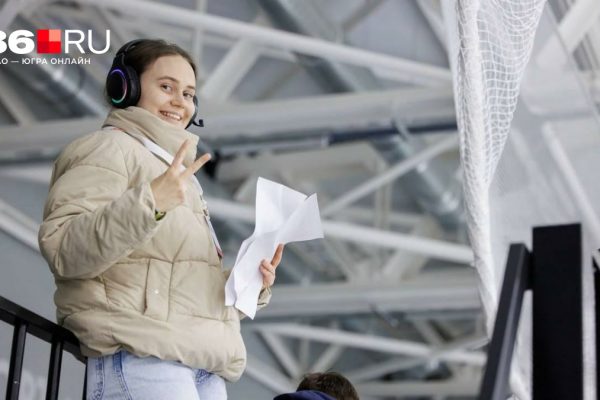 «Такого не было никогда»: как в 19 лет девушка стала первой женщиной — комментатором хоккея в России