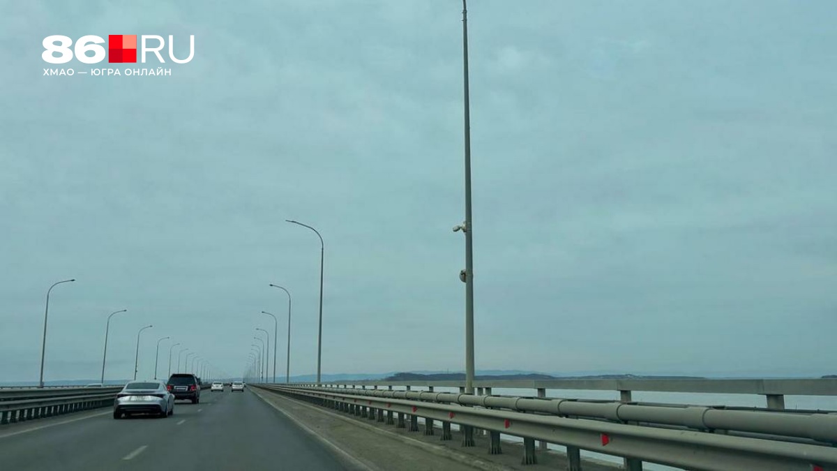 На двух участках одной из основных трасс Югры перекрыли движение