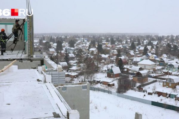 «Он или проклятый, или с ним происходит что-то нехорошее»: в Сургуте много лет не могут достроить спорткомплекс