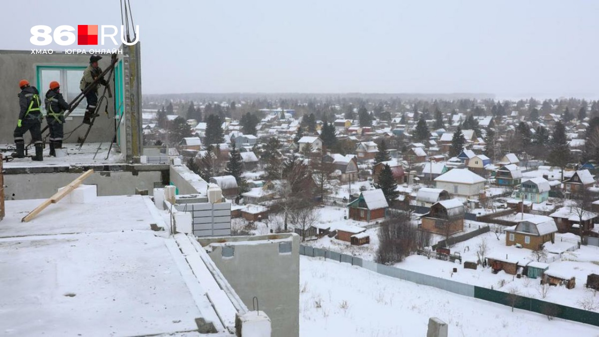 «Он или проклятый, или с ним происходит что-то нехорошее»: в Сургуте много лет не могут достроить спорткомплекс