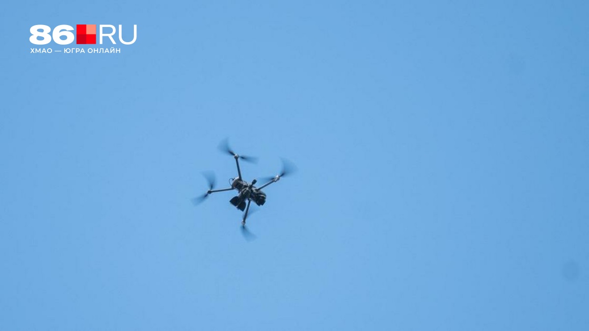 Более 50 беспилотников атаковали Санкт-Петербург: аэропорт закрыли, вспыхнул пожар