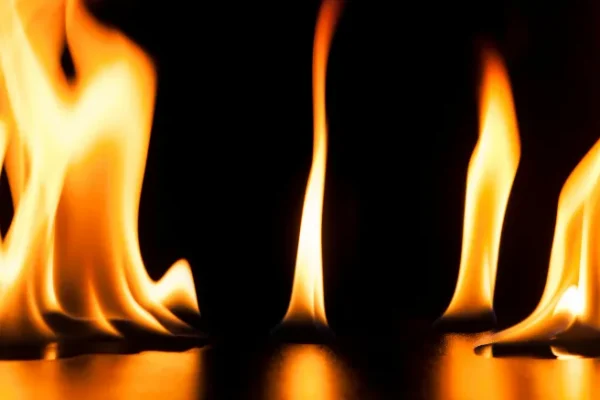 «Я знаю, что это не она»: муж подозреваемой в сожжении четырех мужчин в Красноярском крае заявил о невиновности жены