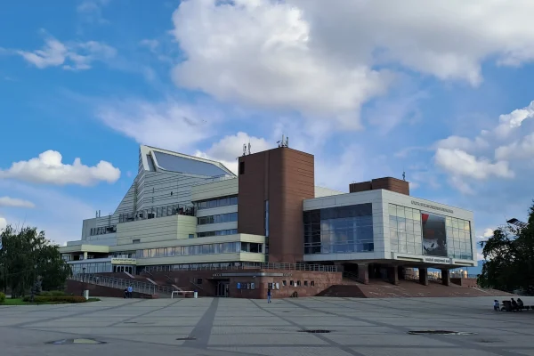 Завтра в центре Красноярска ограничат мобильную связь и станет больше полицейских. Почему?