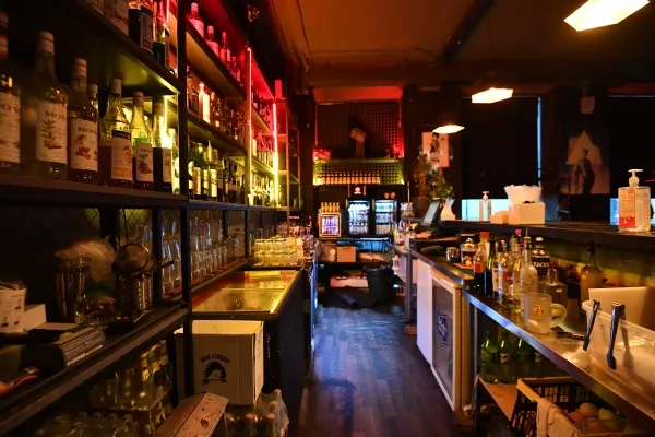 Полиция за выходные изъяла 130 литров нелегального алкоголя из баров Читы