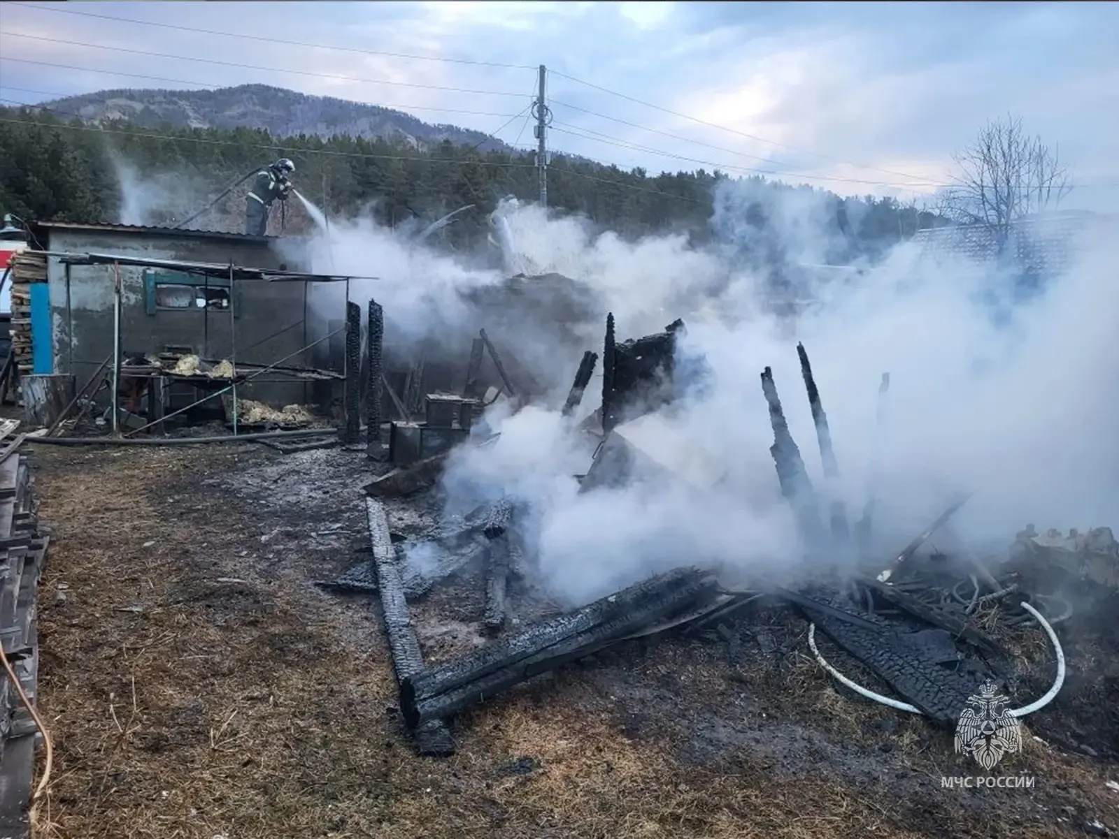 Девять пожаров потушили в Красноярском крае за минувшие сутки