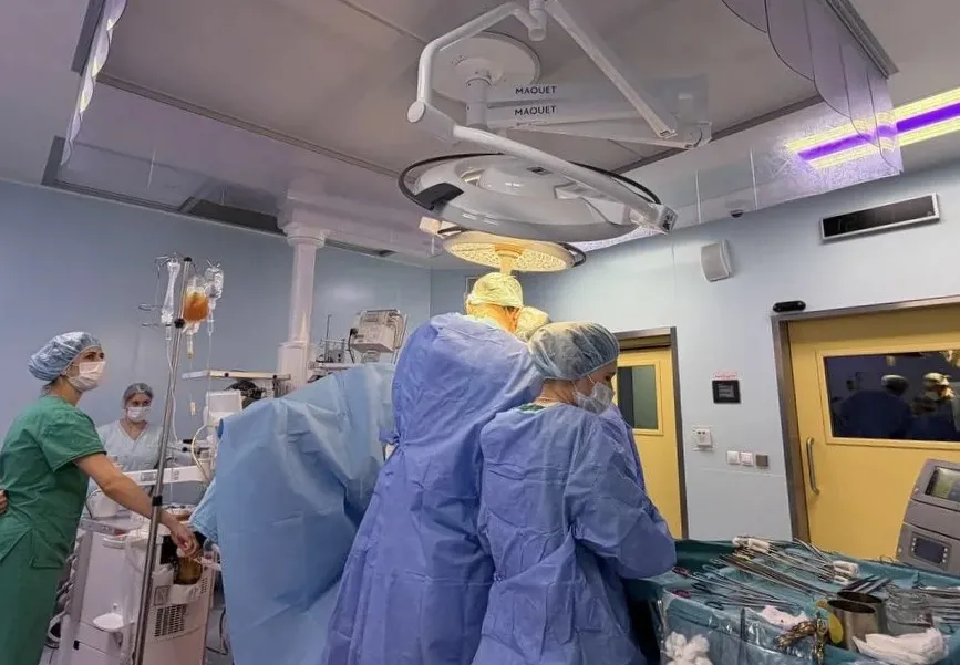 Красноярские трансплантологи спасли 26‑летнего онкобольного: выполнена сложнейшая пересадка печени