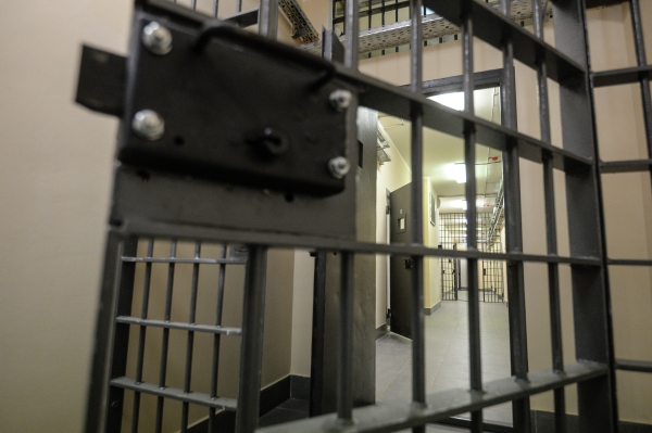 Из красноярского СИЗО-6 отправили в зону СВО более 500 маскировочных сетей