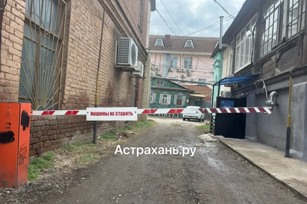 Как законно установить шлагбаум во дворе жилого дома