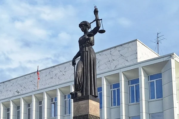 Экс-директор охранной фирмы в Красноярске пойдёт под суд за взятку