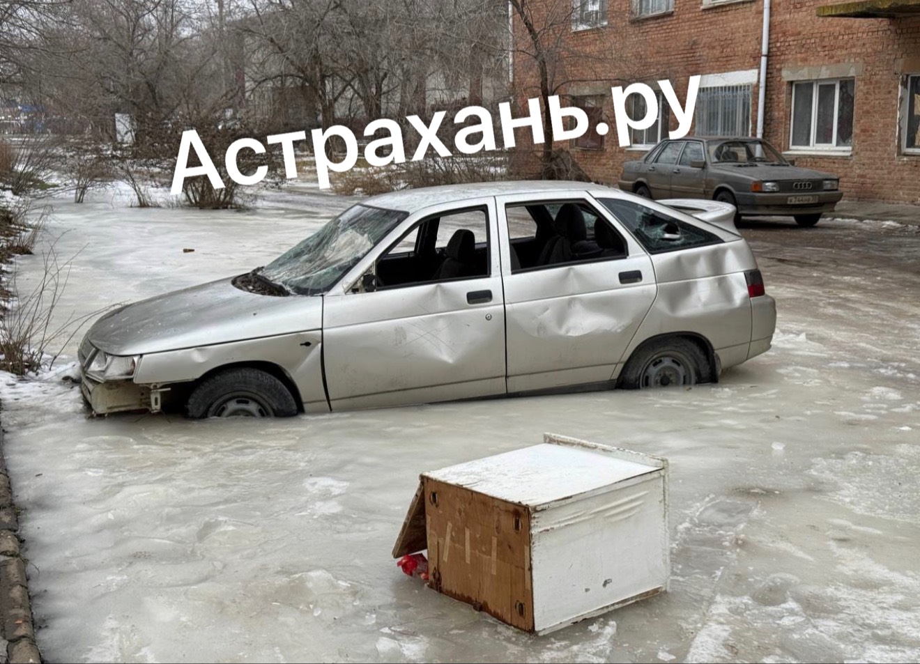 Астрахань кишит опасными бесхозными машинами