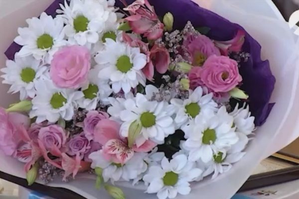 Глава Астрахани поздравил горожанок с 8 Марта