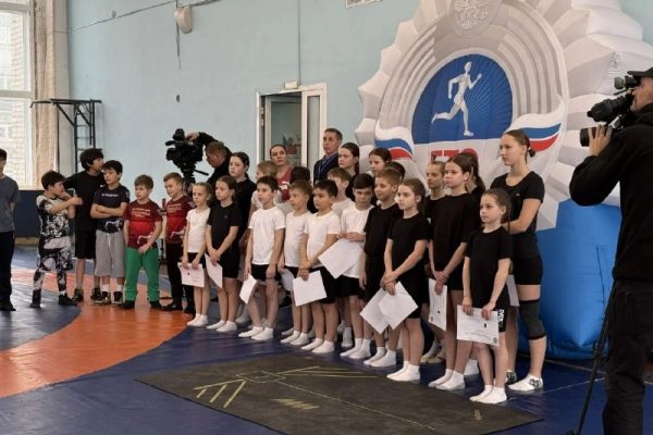 Астраханцы успешно преодолели испытания ГТО вместе с олимпийским чемпионом