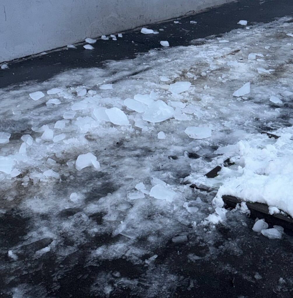 В Краснодаре руководителя ТСЖ будут судить за травму, причиненную человеку при падении наледи