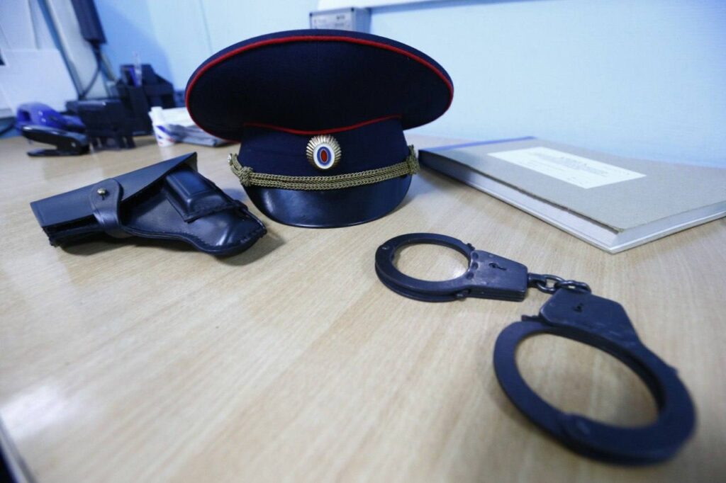 В Краснодаре двое парней украли мотоцикл, перекрасили его и поехали кататься