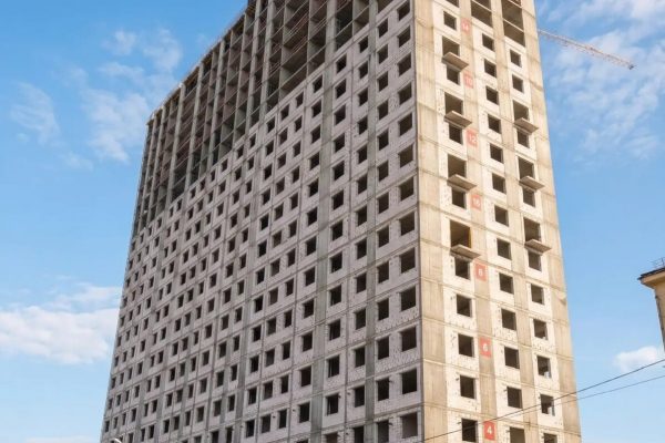 Суд разрешил возобновить стройку на Татищева — дольщики смогут получить квартиры - PRO Астрахань