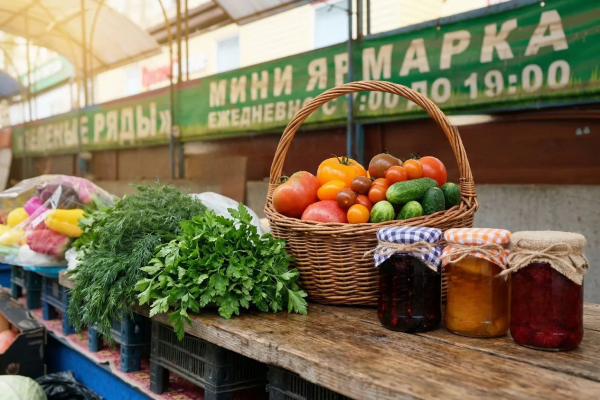 В Астрахани открылись «Зеленые ряды»