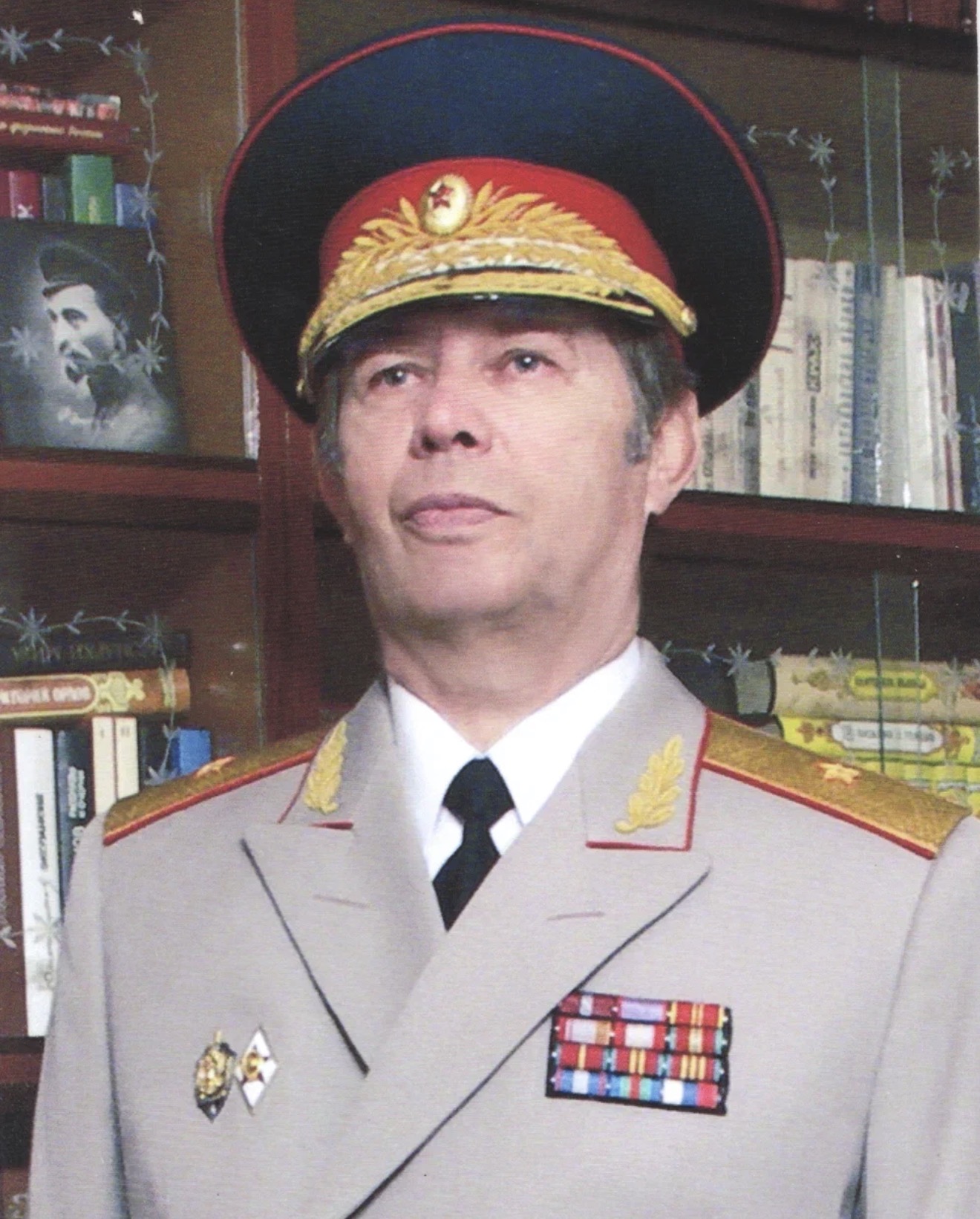 В Астрахани ушел из жизни генерал-майор в отставке Владимир Жилинский