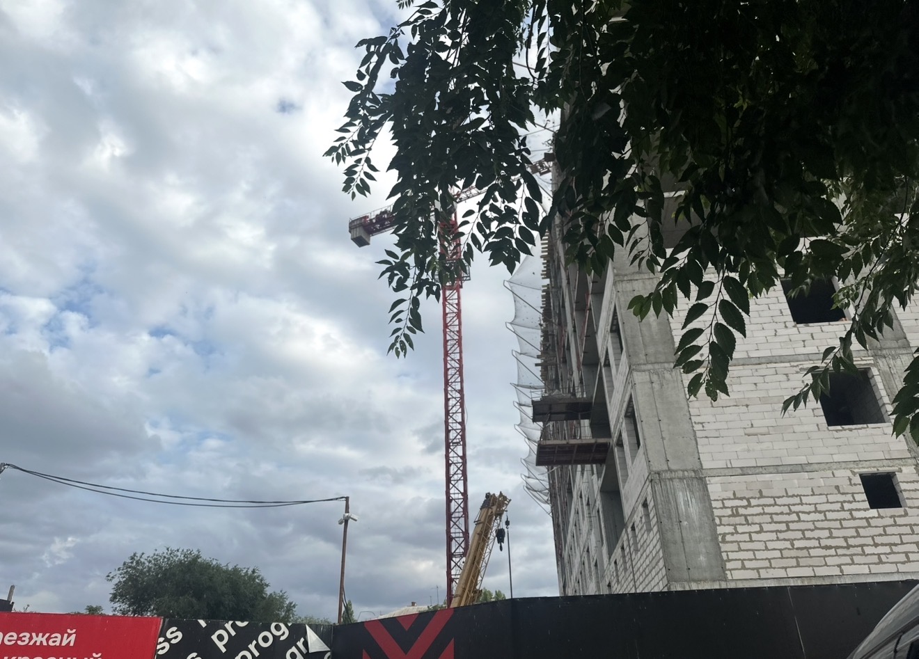 Суд разрешил возобновить стройку на Татищева — дольщики смогут получить квартиры