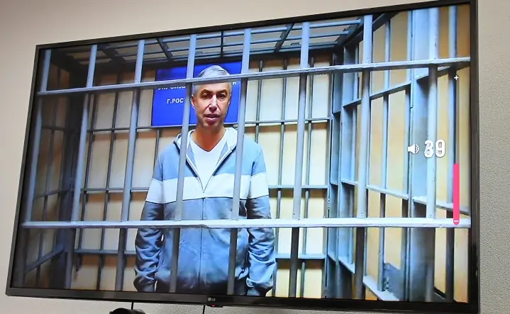 Бывшему главе Ростова-на-Дону Логвиненко продлили арест
