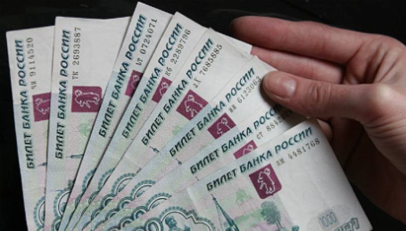 Астраханцам напомнили даты социальных выплат семьям с детьми