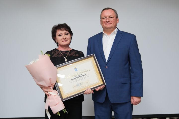 Игорь Мартынов поздравил сельских работников культуры