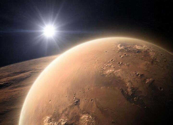 Ретроградный Марс или совпадение? Почему этой зимой звёзды массово попадали в больницы