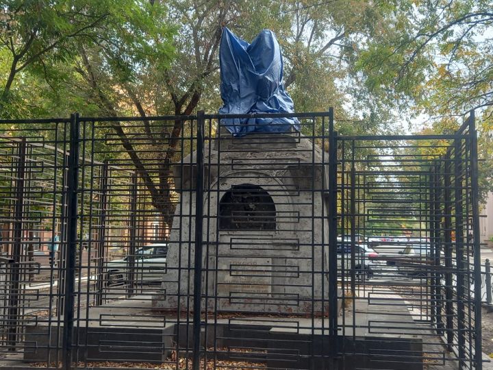 Что ждет памятник со 100-летней историей в самом центре Астрахани 