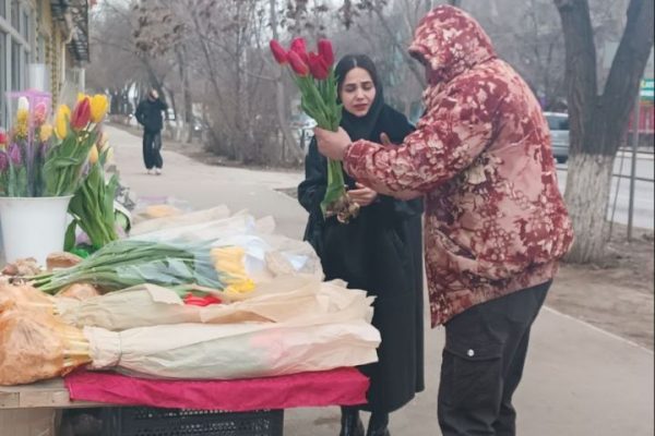 Что добавить в воду, чтобы букет в вазе не завял 