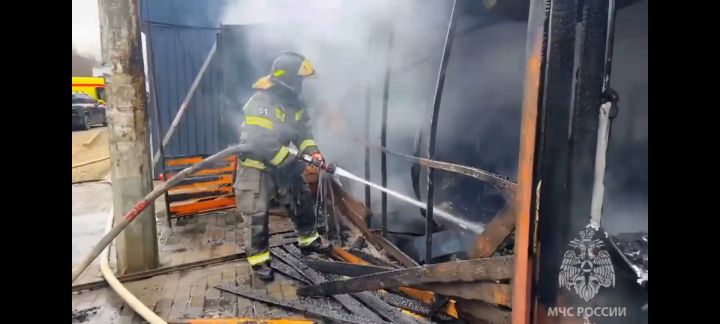 Ларьки горят в Астрахани