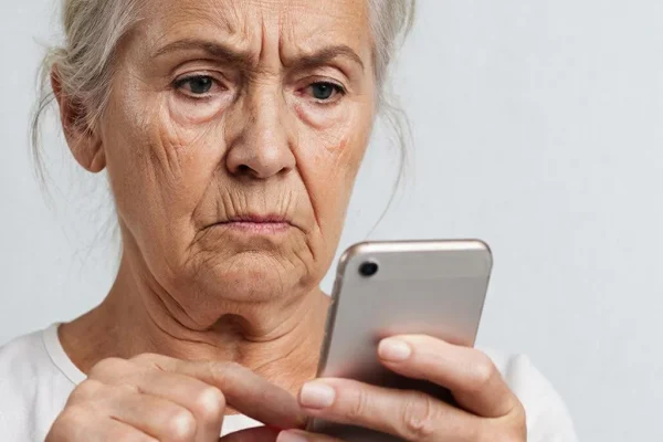 Астраханской пенсионерке удалось оспорить кредит, взятый в банке для мошенников