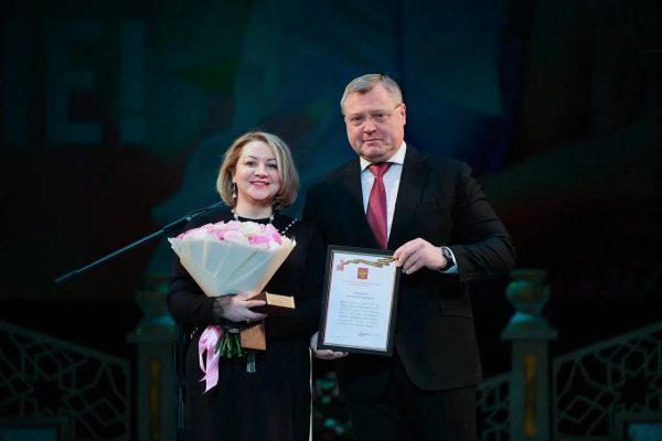 Игорь Бабушкин поздравил астраханок с Международным женским днем | АРБУЗ